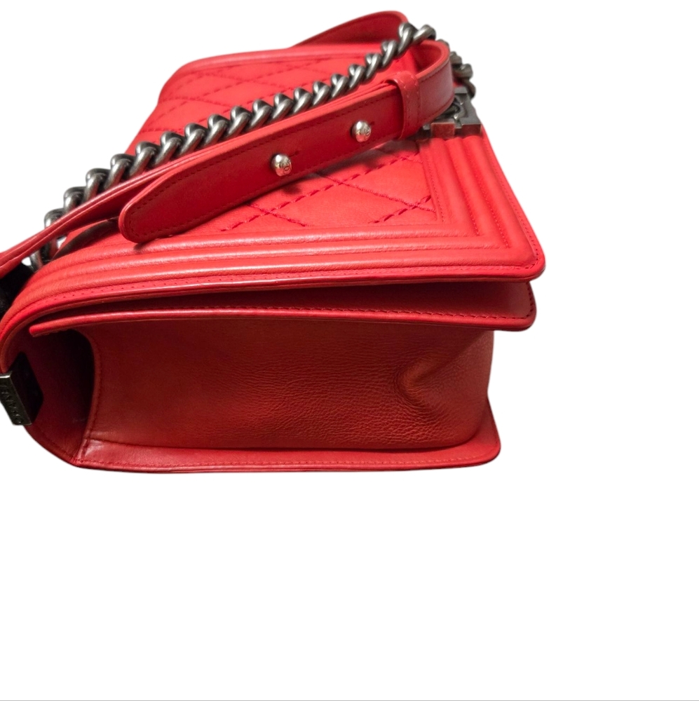 Chanel Calfskin Quilted Medium Boy Flap in Red. - Picture 11 of 17